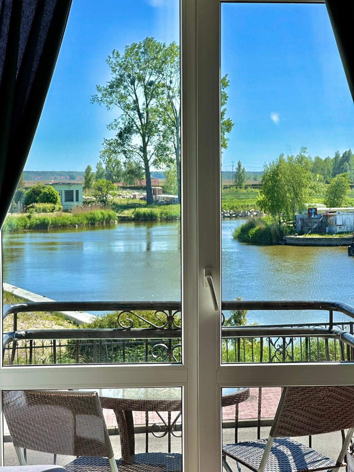 Pod Papugami - Komfortowe Pokoje Z Widokiem Na Rzeke Leba Exterior photo
